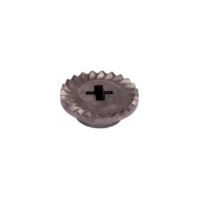 الضابط جير (يسار)